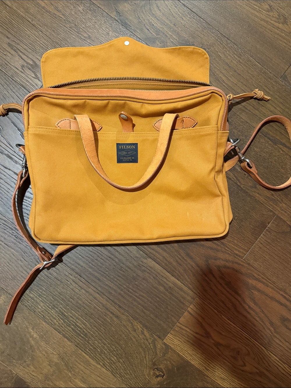 Filson Original Briefcase 256 Chessie Tan USA